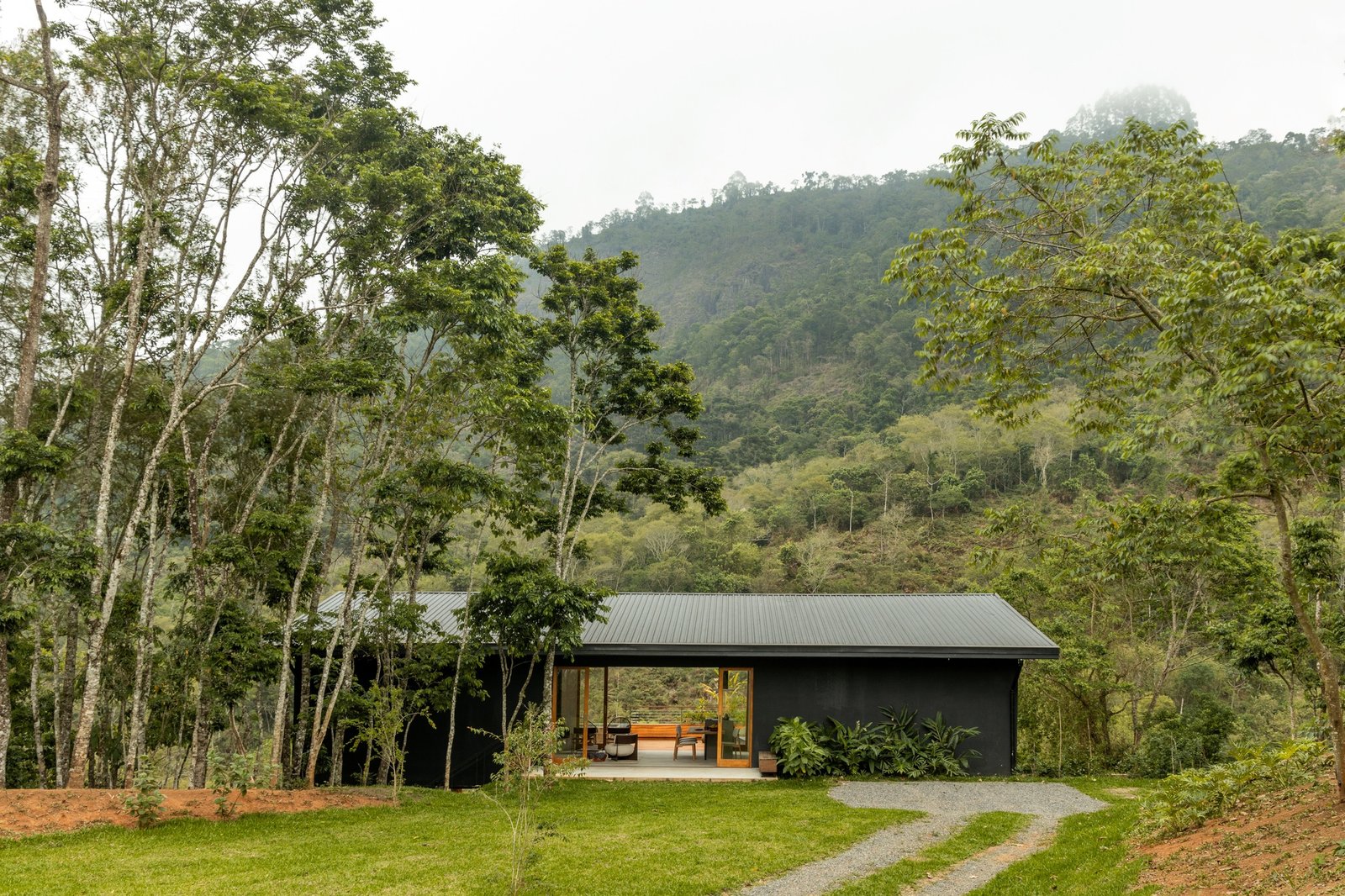 Forest Cabin / Angá Arquitetura
