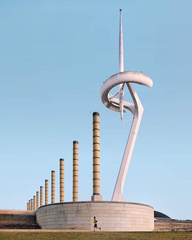 Barcelona Architecture City Guide: 30 Buildings and Places from Gaudí to Today - Image 5 of 34