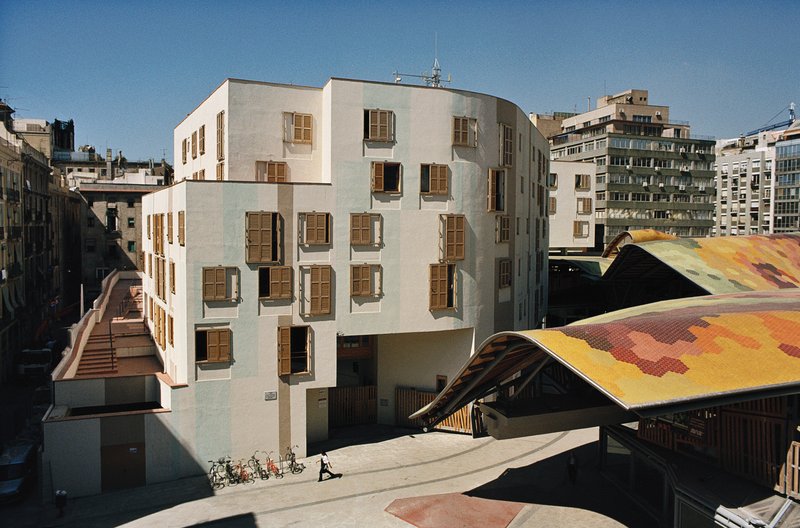 Barcelona Architecture City Guide: 30 Buildings and Places from Gaudí to Today - Image 6 of 34