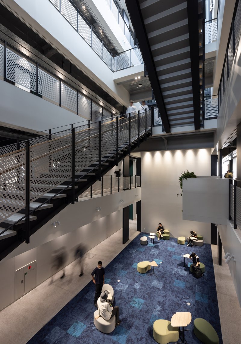 Hannan University Building 4 / Nikken Sekkei - Interior Photography, Stairs