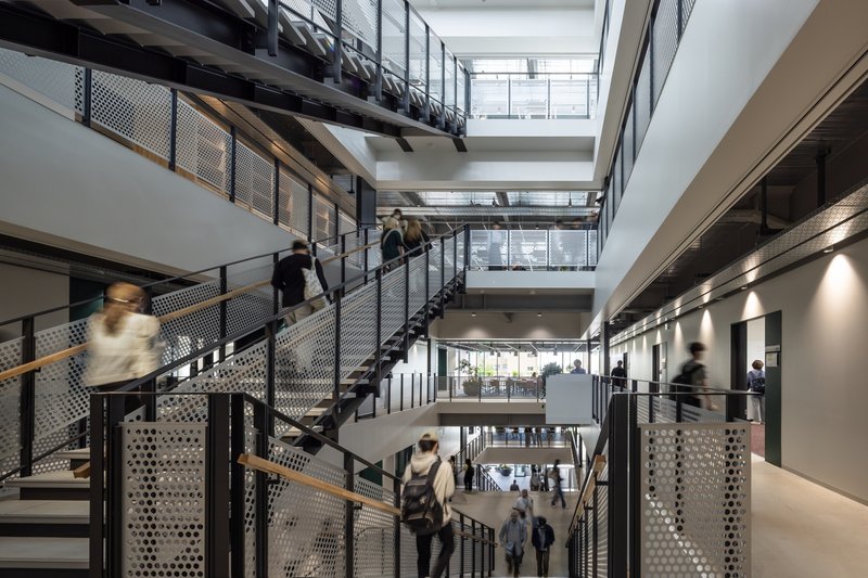 Hannan University Building 4 / Nikken Sekkei - Interior Photography, Handrail